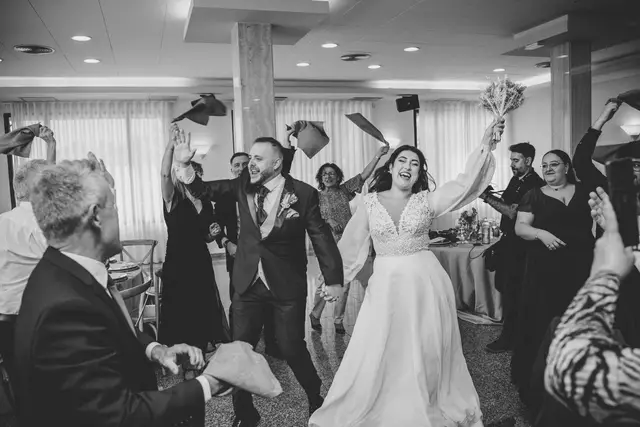 Reportaje boda San Patrcio Celia Ruben BW banquete portada