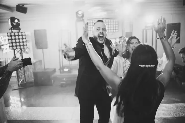 Reportaje boda San Patrcio Celia Ruben BW fiesta portada