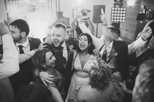 Reportaje boda San Patrcio Celia Ruben BW fiesta portada