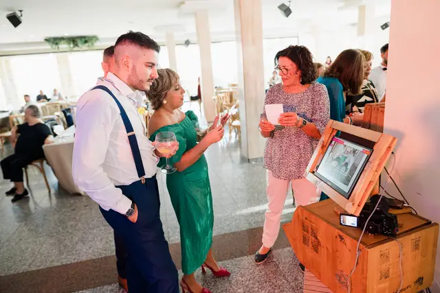 Reportaje boda San Patrcio Celia Ruben fiesta photocall