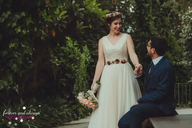 Cristina y David durante su boda en Molino Real