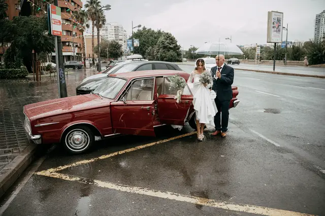 boda Crsitina  Enrique Monteolivete masia de las estrellas Salida / Entrada