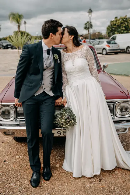 boda Crsitina  Enrique Monteolivete masia de las estrellas portada sesion pareja