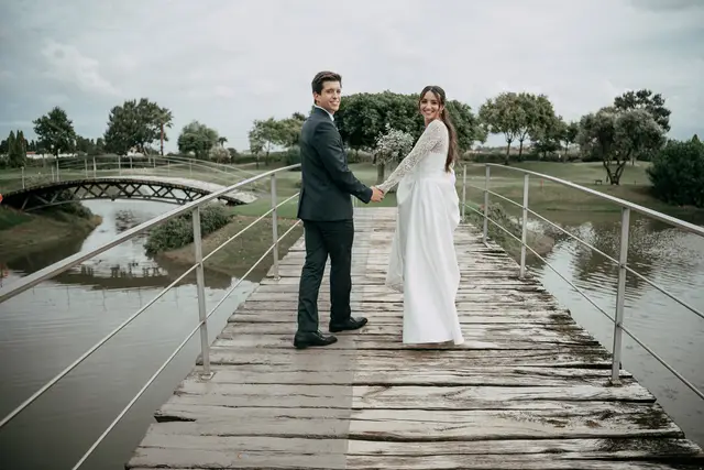 boda Crsitina  Enrique Monteolivete masia de las estrellas portada sesion pareja