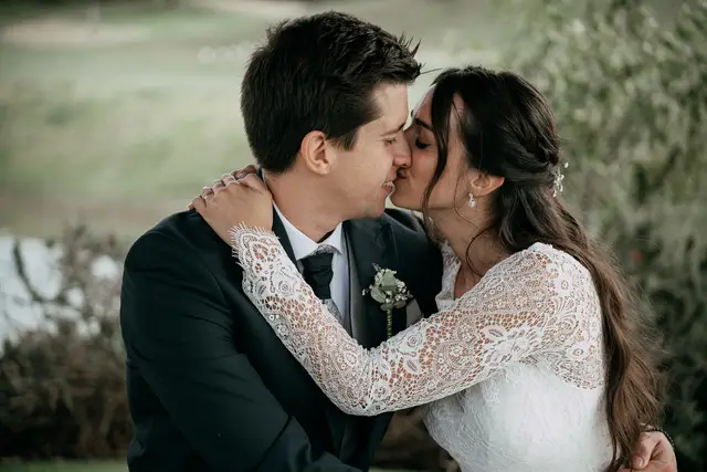 boda Crsitina  Enrique Monteolivete masia de las estrellas portada sesion pareja