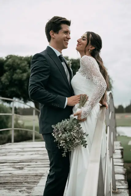 boda Crsitina  Enrique Monteolivete masia de las estrellas portada sesion pareja