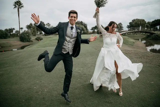 boda Crsitina  Enrique Monteolivete masia de las estrellas divertidas sesion pareja