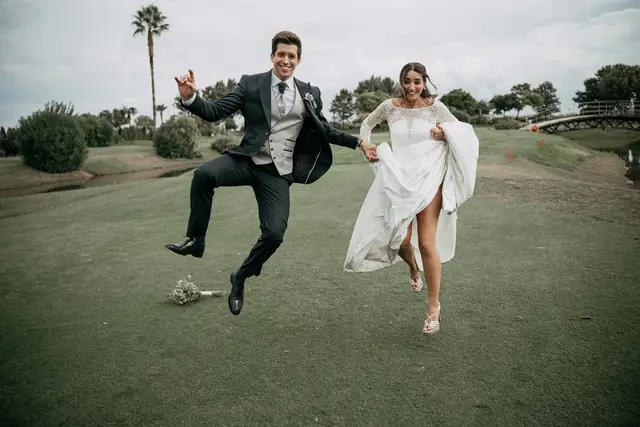 boda Crsitina  Enrique Monteolivete masia de las estrellas divertidas sesion pareja