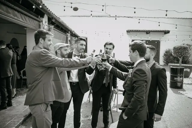 boda Crsitina  Enrique Monteolivete masia de las estrellas BW coctel portada