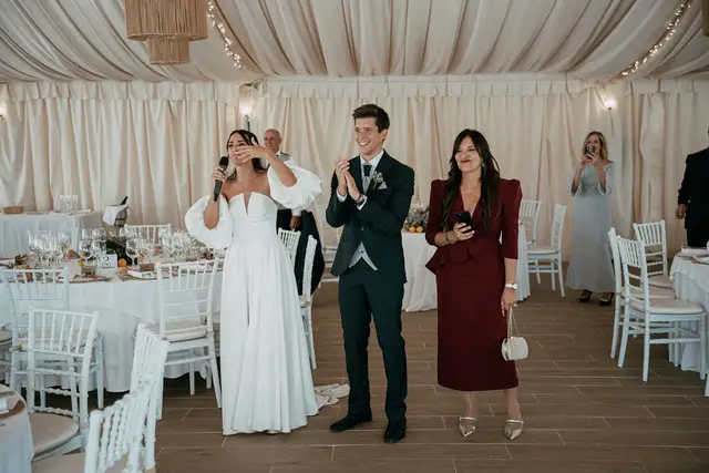 boda Crsitina  Enrique Monteolivete masia de las estrellas Entrada salón