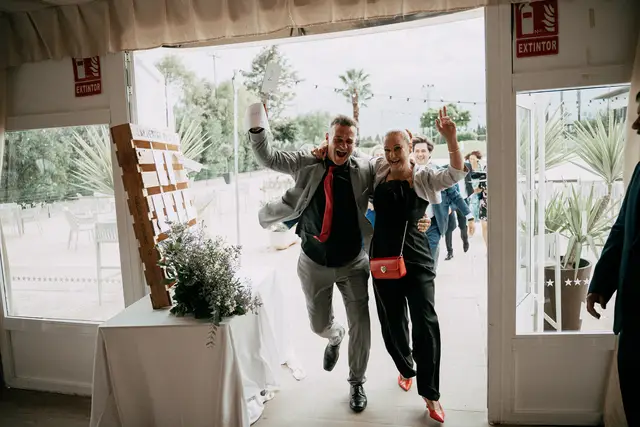 boda Crsitina  Enrique Monteolivete masia de las estrellas Entrada salón portada