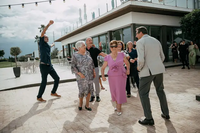 boda Crsitina  Enrique Monteolivete masia de las estrellas Entrada salón