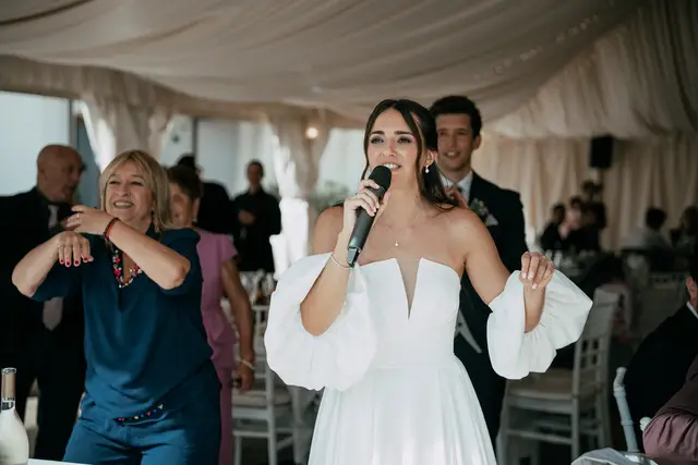 boda Crsitina  Enrique Monteolivete masia de las estrellas Entrada salón
