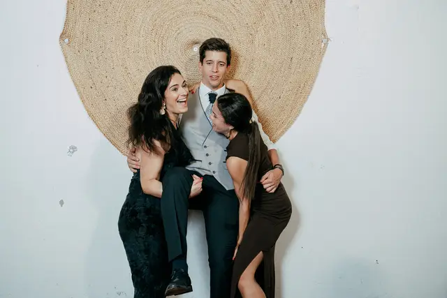 boda Crsitina  Enrique Monteolivete masia de las estrellas photocall