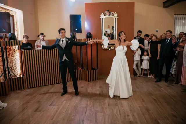 boda Crsitina  Enrique Monteolivete masia de las estrellas baile nupcial