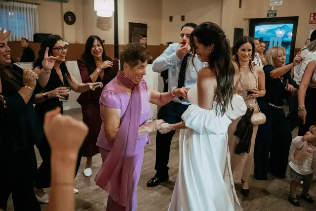 boda Crsitina  Enrique Monteolivete masia de las estrellas fiesta