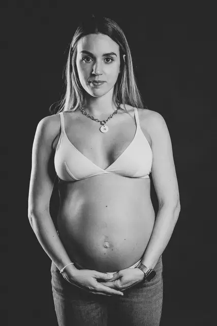 sesion embarazo Nueria Raul BW fotografias nuria
