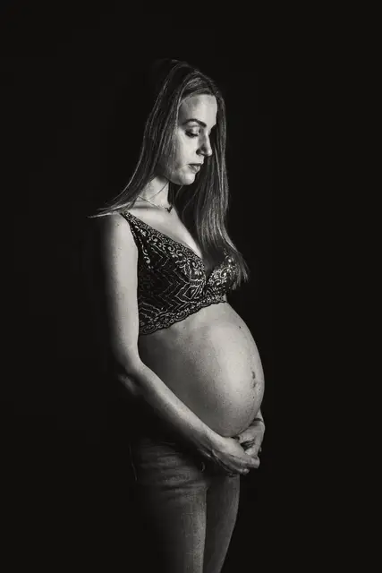 sesion embarazo Nueria Raul BW fotografias nuria
