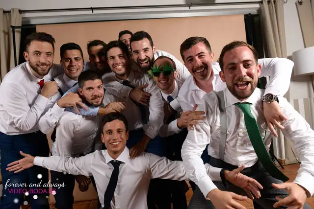 Baile, regalos y photocall de la boda de Encarna y Josete