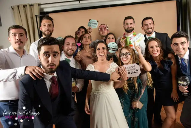 Baile, regalos y photocall de la boda de Encarna y Josete