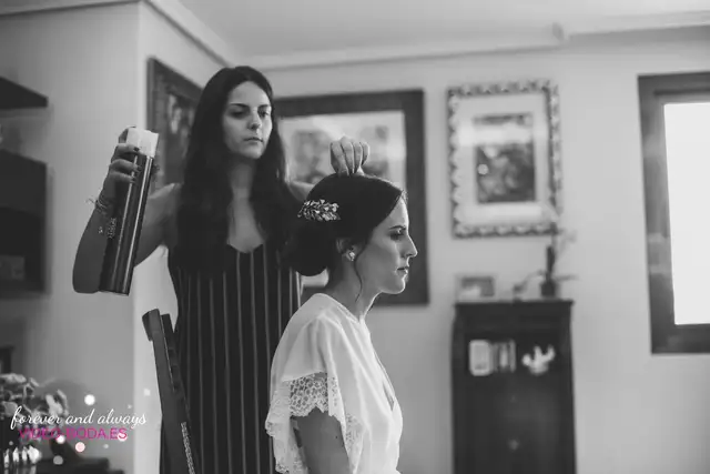 Encarna durante los preparativos de su boda
