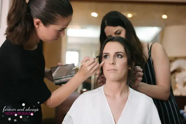 Preparativos de Encarna antes de su boda