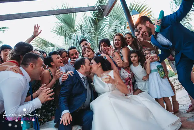 Familia y últimos momentos de la boda de Ana y Meneu