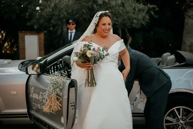 Boda de Laura y Dani en Algemesí, Valencia Salida / Entrada