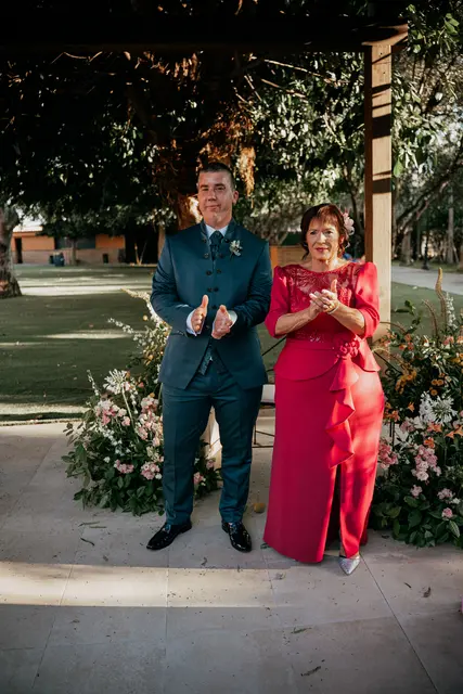 Boda de Laura y Dani en Algemesí, Valencia Salida / Entrada