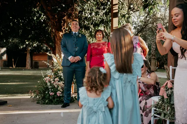 Boda de Laura y Dani en Algemesí, Valencia Salida / Entrada