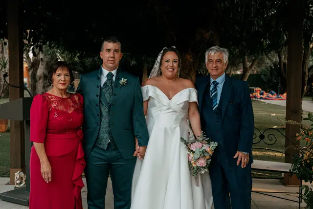 Boda de Laura y Dani en Algemesí, Valencia grupales