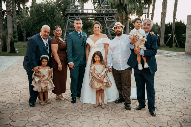 Boda de Laura y Dani en Algemesí, Valencia grupales