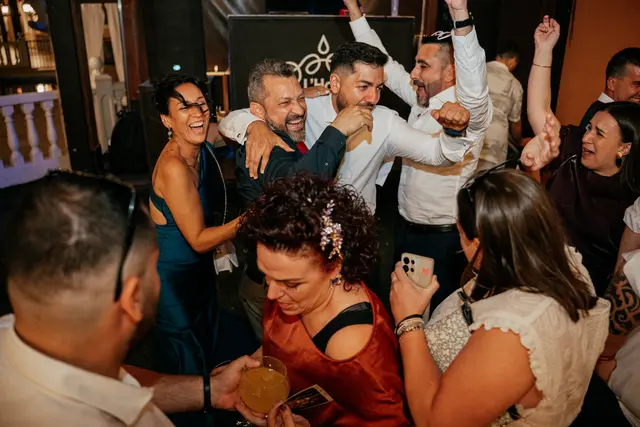 Boda de Laura y Dani en Algemesí, Valencia fiesta