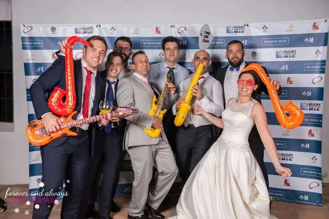Fiesta y photocall de Maca y Edu