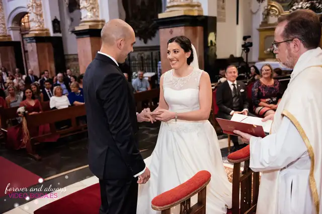 Maca y Edu durante su reportaje de boda