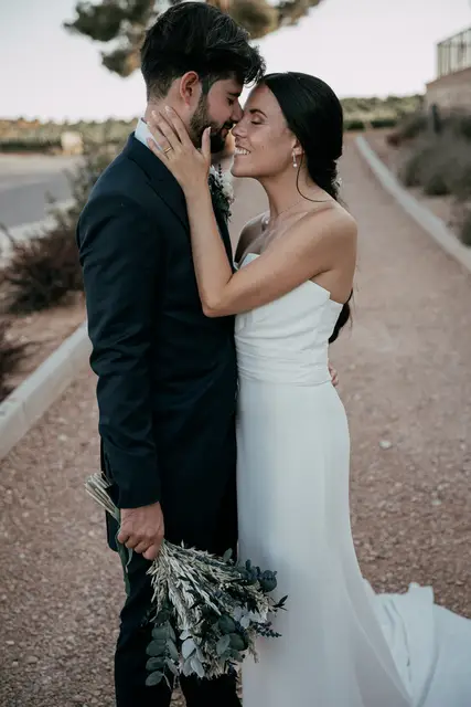 Reportaje boda Bodega Finca Calderon Requena BW sesion pareja