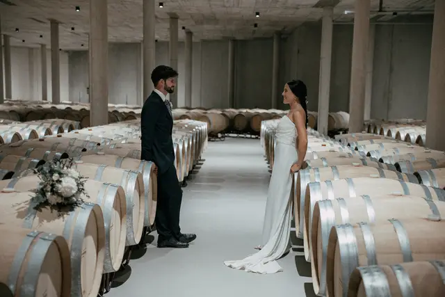 Reportaje boda Bodega Finca Calderon Requena sesion pareja