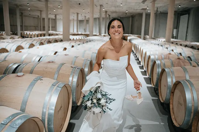 Reportaje boda Bodega Finca Calderon Requena sesion pareja