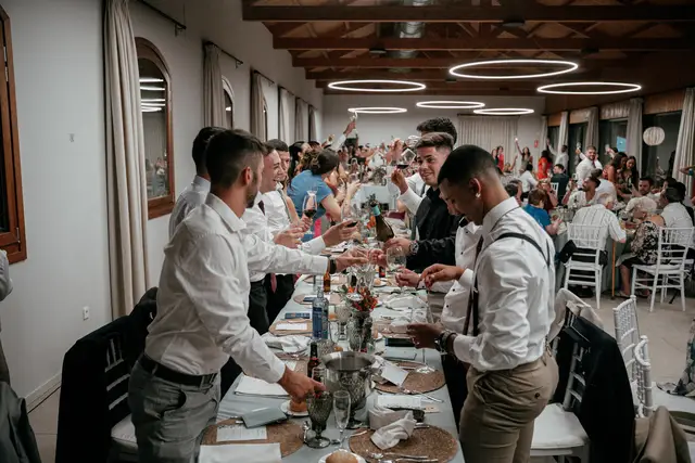 Reportaje boda Bodega Finca Calderon Requena banquete