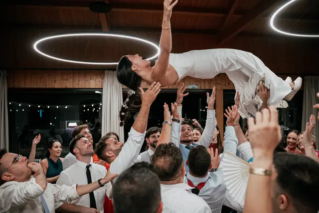 Reportaje boda Bodega Finca Calderon Requena banquete portada