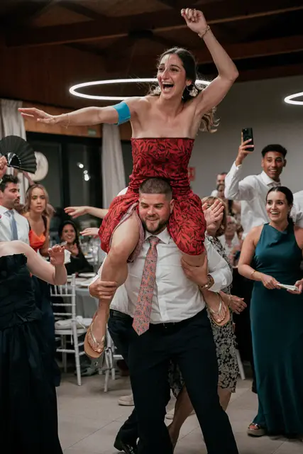 Reportaje boda Bodega Finca Calderon Requena banquete portada