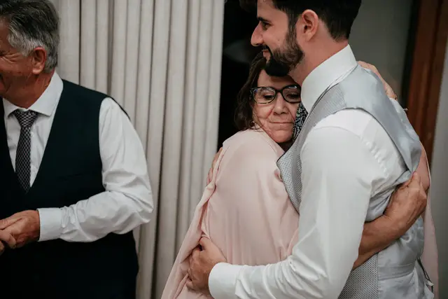 Reportaje boda Bodega Finca Calderon Requena banquete emotivas