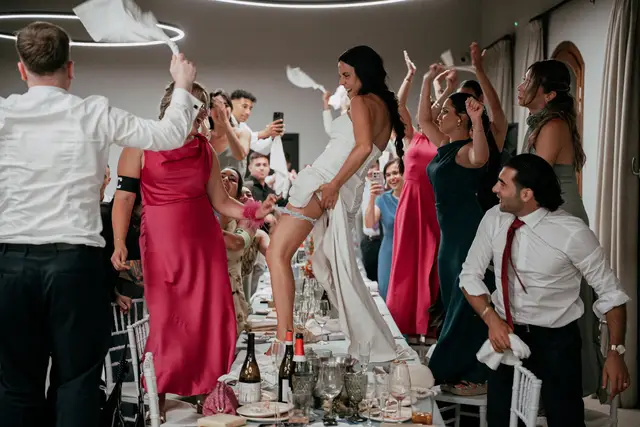 Reportaje boda Bodega Finca Calderon Requena banquete portada