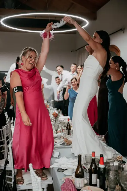 Reportaje boda Bodega Finca Calderon Requena banquete