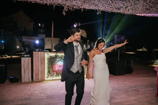 Reportaje boda Bodega Finca Calderon Requena baile nupcial