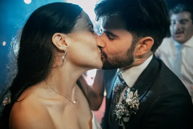 Reportaje boda Bodega Finca Calderon Requena fiesta portada