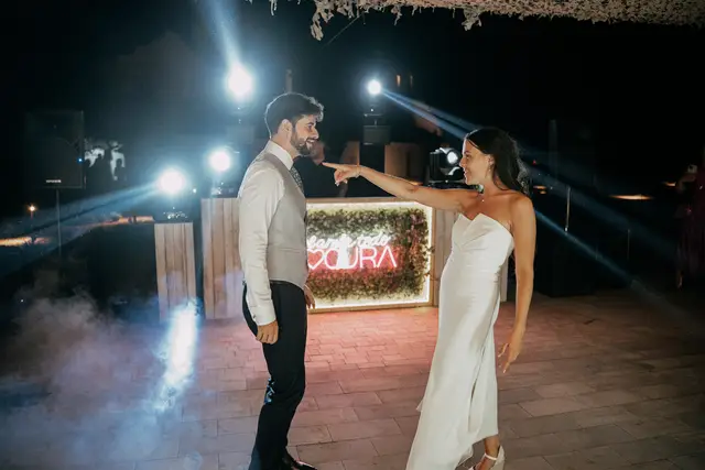 Reportaje boda Bodega Finca Calderon Requena baile nupcial portada