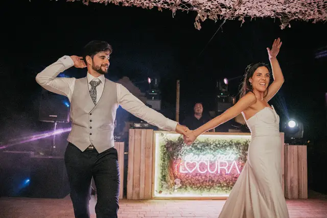 Reportaje boda Bodega Finca Calderon Requena baile nupcial