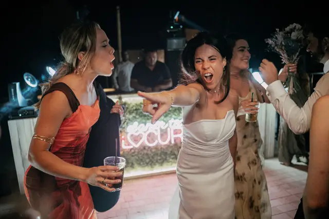 Reportaje boda Bodega Finca Calderon Requena fiesta