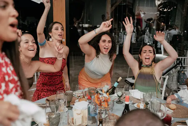 Reportaje boda Bodega Finca Calderon Requena banquete